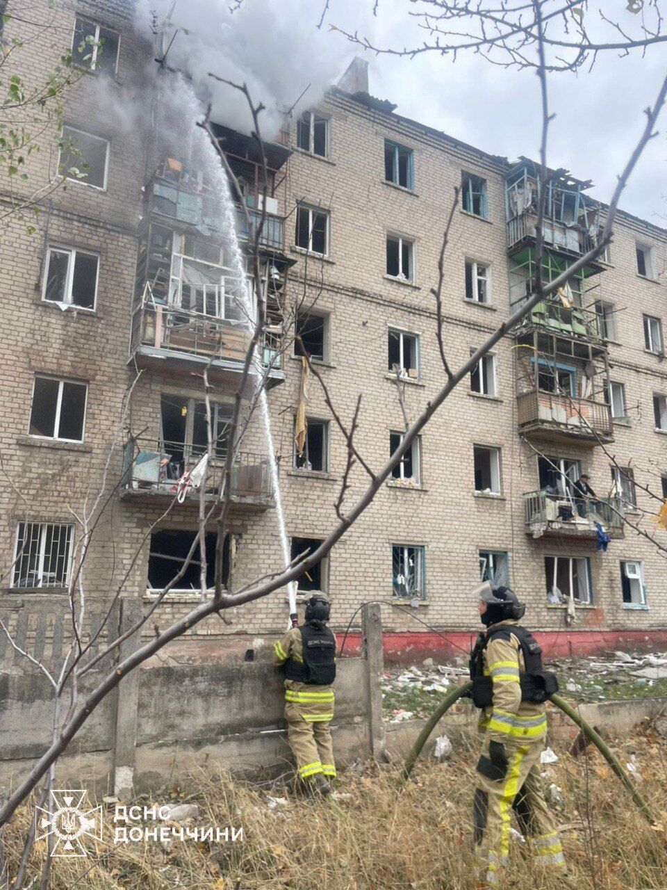 Войска РФ ударили по многоэтажке в Дружковке: есть раненые. Фото