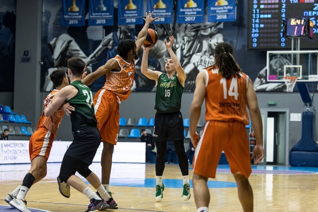 БК "Запорожье" победил "Кривбасс", поражение "Черкаських Мавп". Результаты Суперлиги Favbet 18 октября