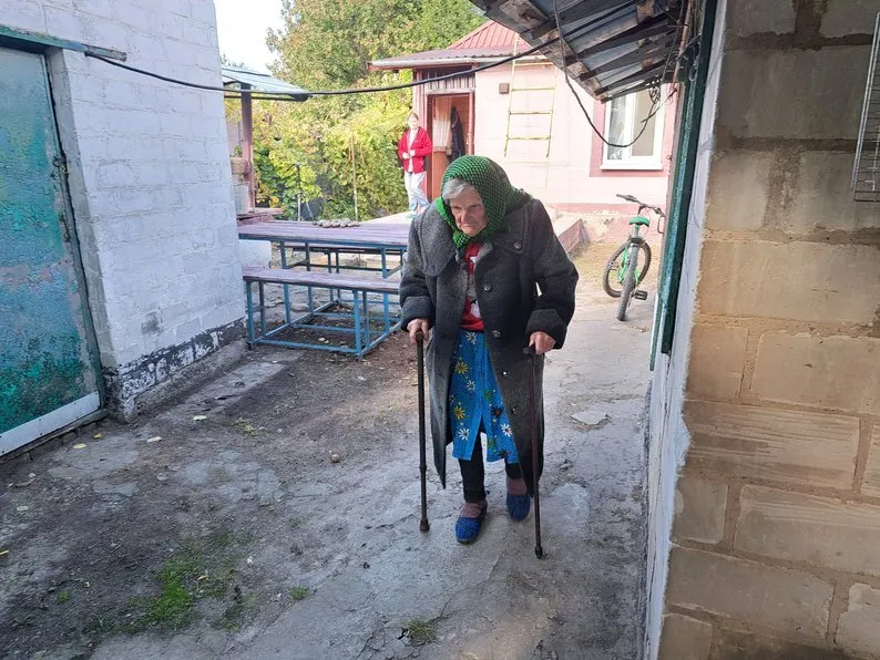 Трохи не дожила до 100 років: померла бабуся, яка у квітні 2024-го пішки вийшла з окупованого Очеретиного