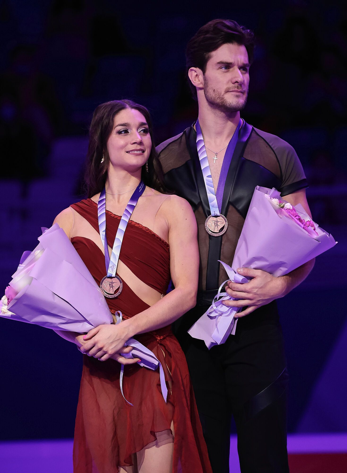 Фігуристка-чемпіонка вийшла "роздягнена" на Гран-прі Франції і викликала фурор. Відео