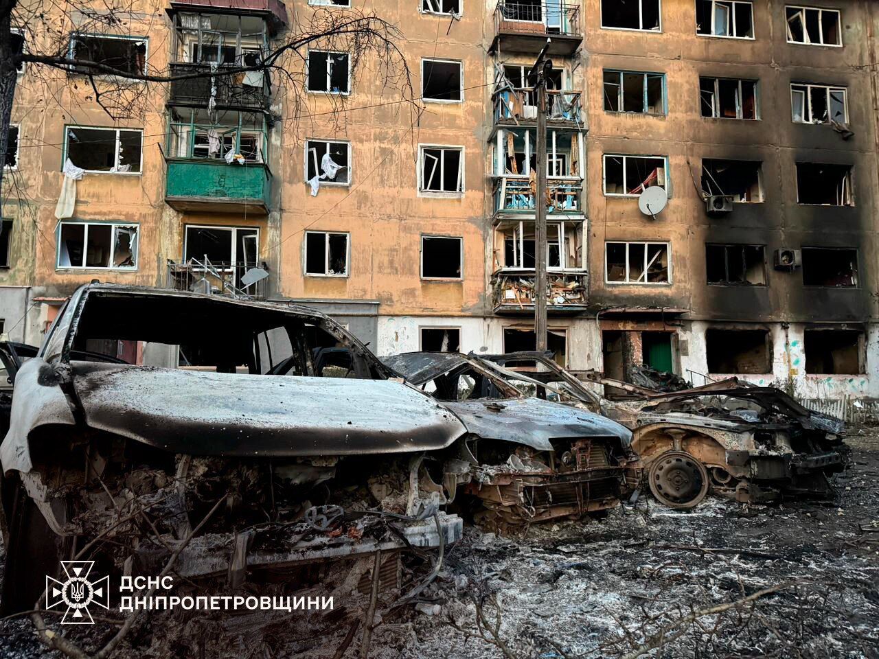 Окупанти атакували житлові будинки на Дніпропетровщині: кількість постраждалих зросла. Фото