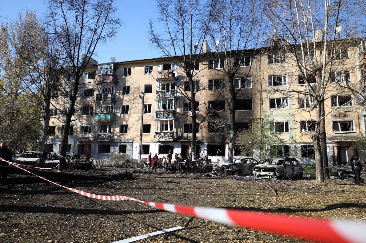 Окупанти атакували житлові будинки на Дніпропетровщині: кількість постраждалих зросла. Фото