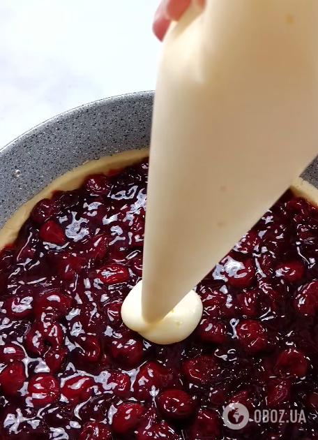 Хрусткий тертий пиріг із джемом: ділимося простим рецептом домашнього десерту до чаю