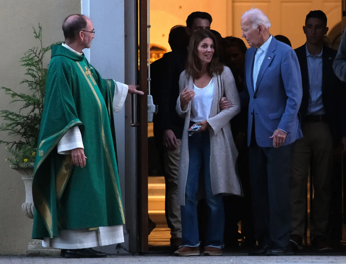 Байден вперше з'явився на публіці після початку променевої терапії проти раку. Фото