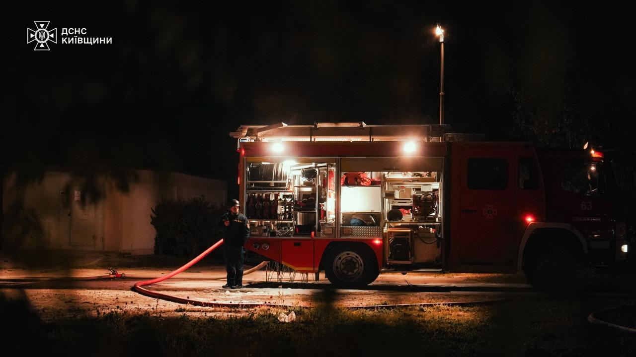 Без електропостачання місто на Київщині та частина Чернігівщини: РФ завдала удару по енергооб'єкту. Фото і відео