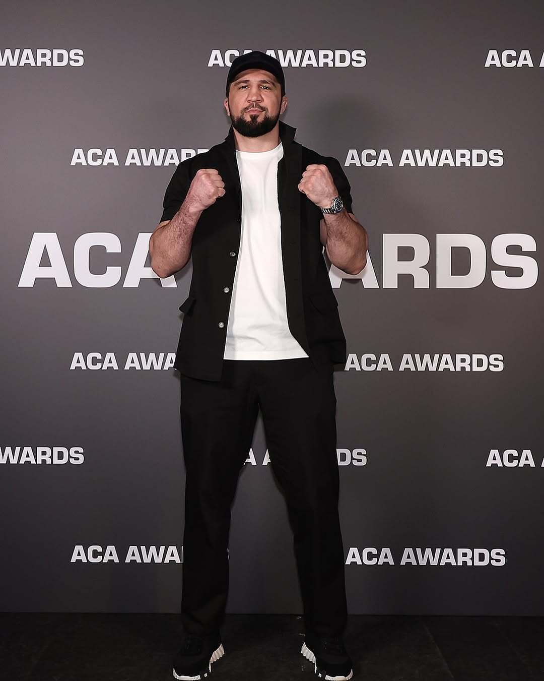 "Що в них такого?" Росіянин із рекордом 4-0 викликав на бій Усика, висміявши Джошуа та Вайлдера