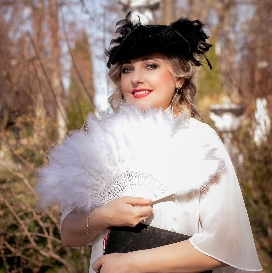 "Для чого наші люди загинули? Треба було одразу здатися!" Українська акторка емоційно відреагувала на російську мову переселенців та їхніх дітей в Івано-Франківську