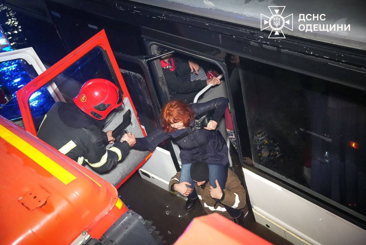 Потужна негода на Одещині забрала життя 10 людей, серед жертв – дитина: пошукові роботи завершено. Фото і відео