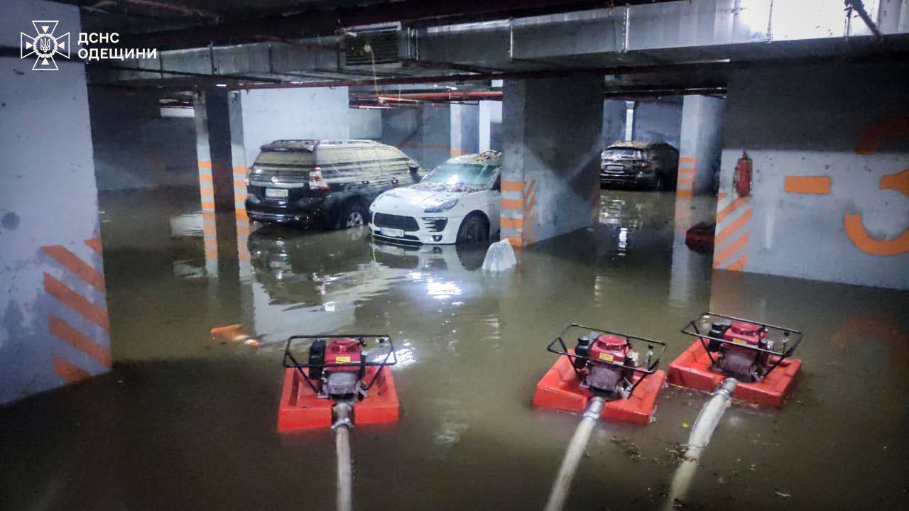 Потужна негода на Одещині забрала життя 10 людей, серед жертв – дитина: пошукові роботи завершено. Фото і відео