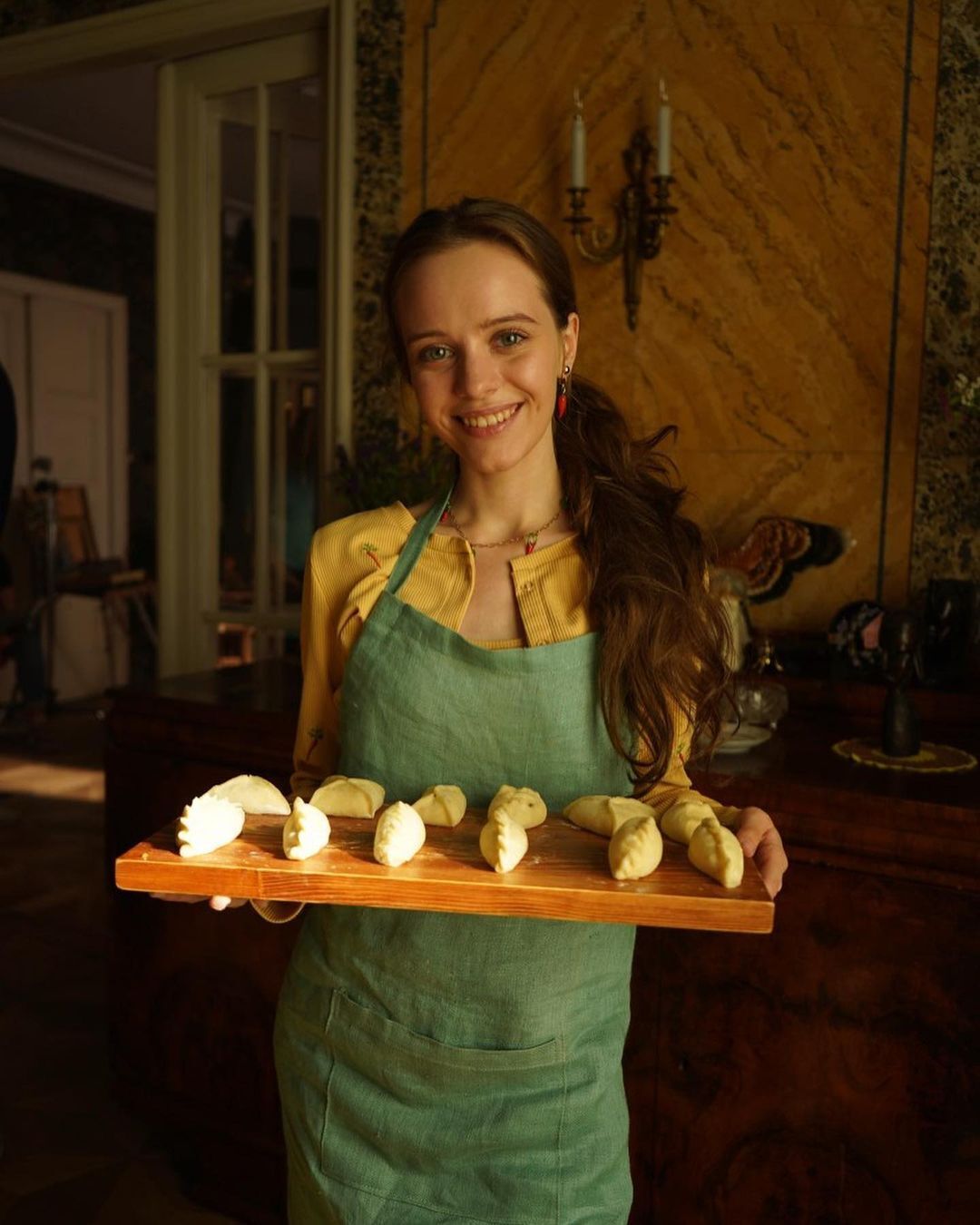 Актриса Ирина Кудашова раскрыла правду, почему ушла от значительно старшего бойфренда и не восстанавливает квартиру, разрушенную ракетным ударом