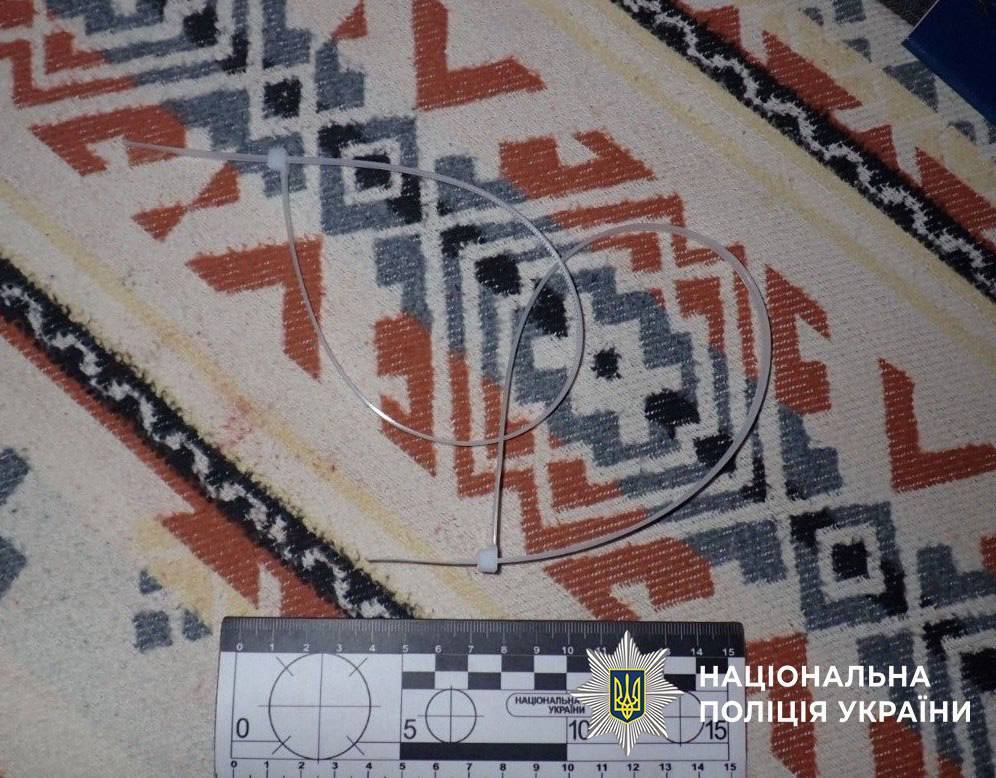 У Києві троє молодиків жорстоко побили та пограбували чоловіка: знайшли через онлайн-знайомства. Подробиці та фото