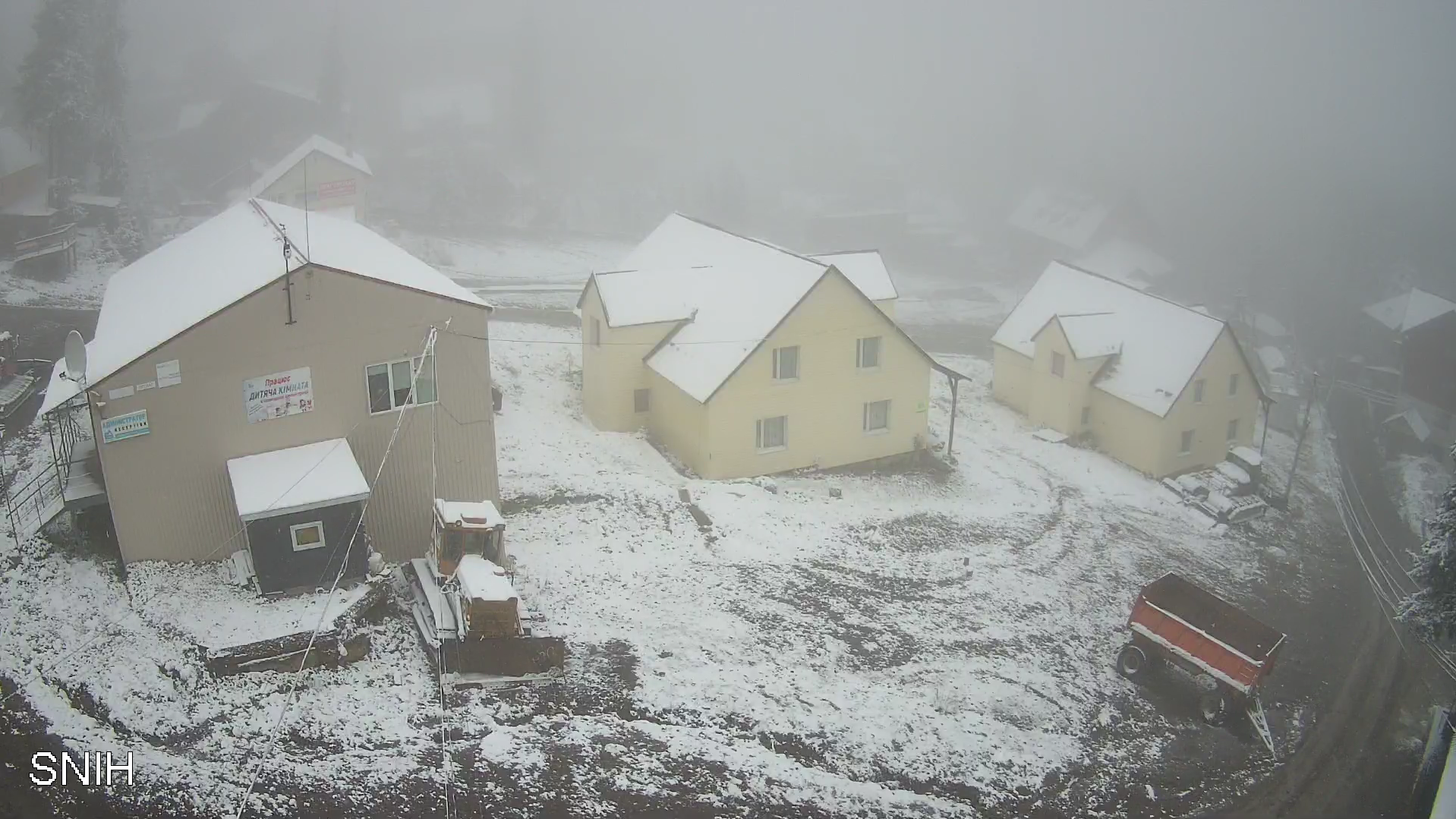 "Не по-детски зима зашла": сеть поразило фото заснеженных Карпат, где ударило 7 градусов мороза