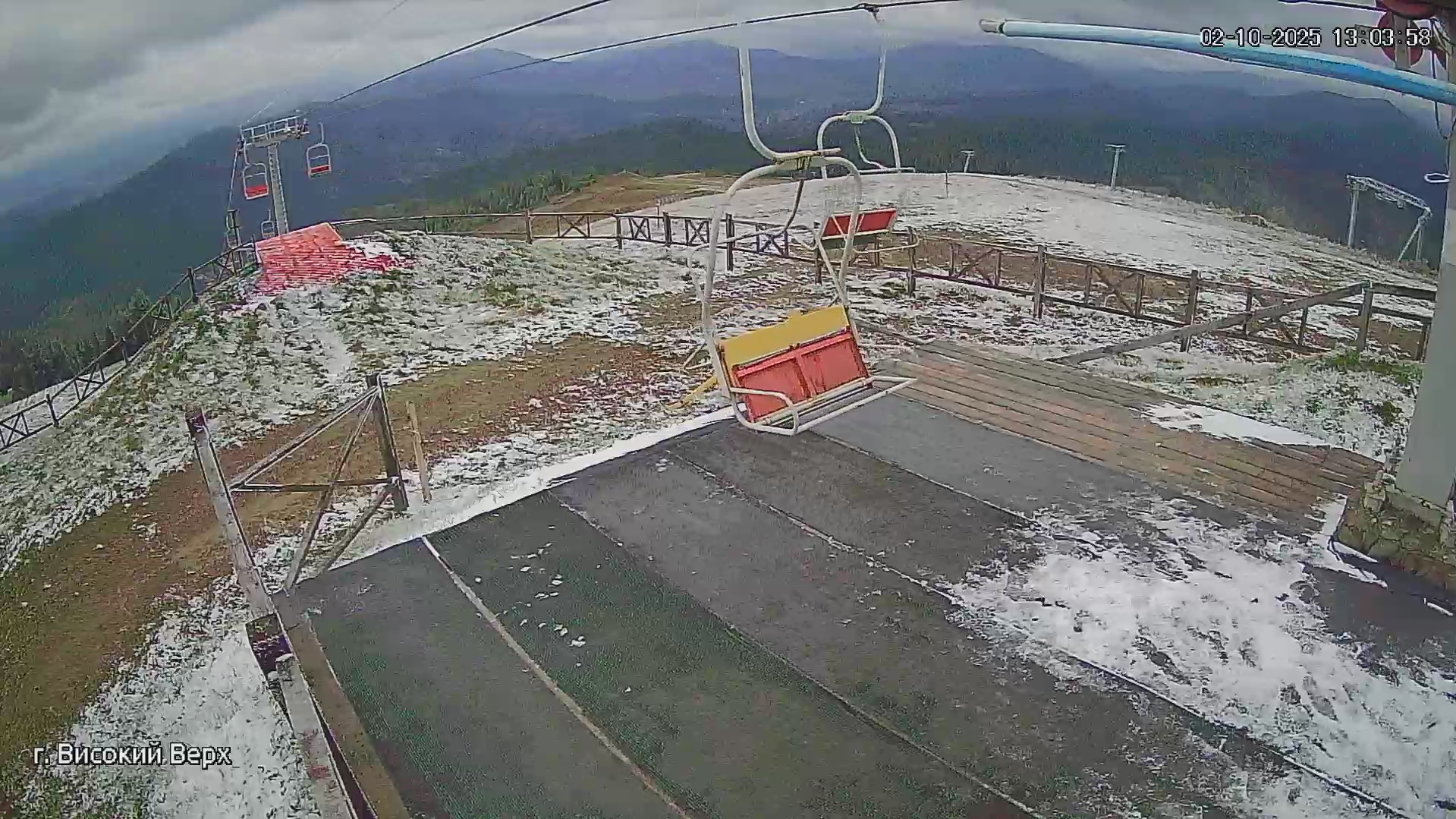 "Не по-детски зима зашла": сеть поразило фото заснеженных Карпат, где ударило 7 градусов мороза