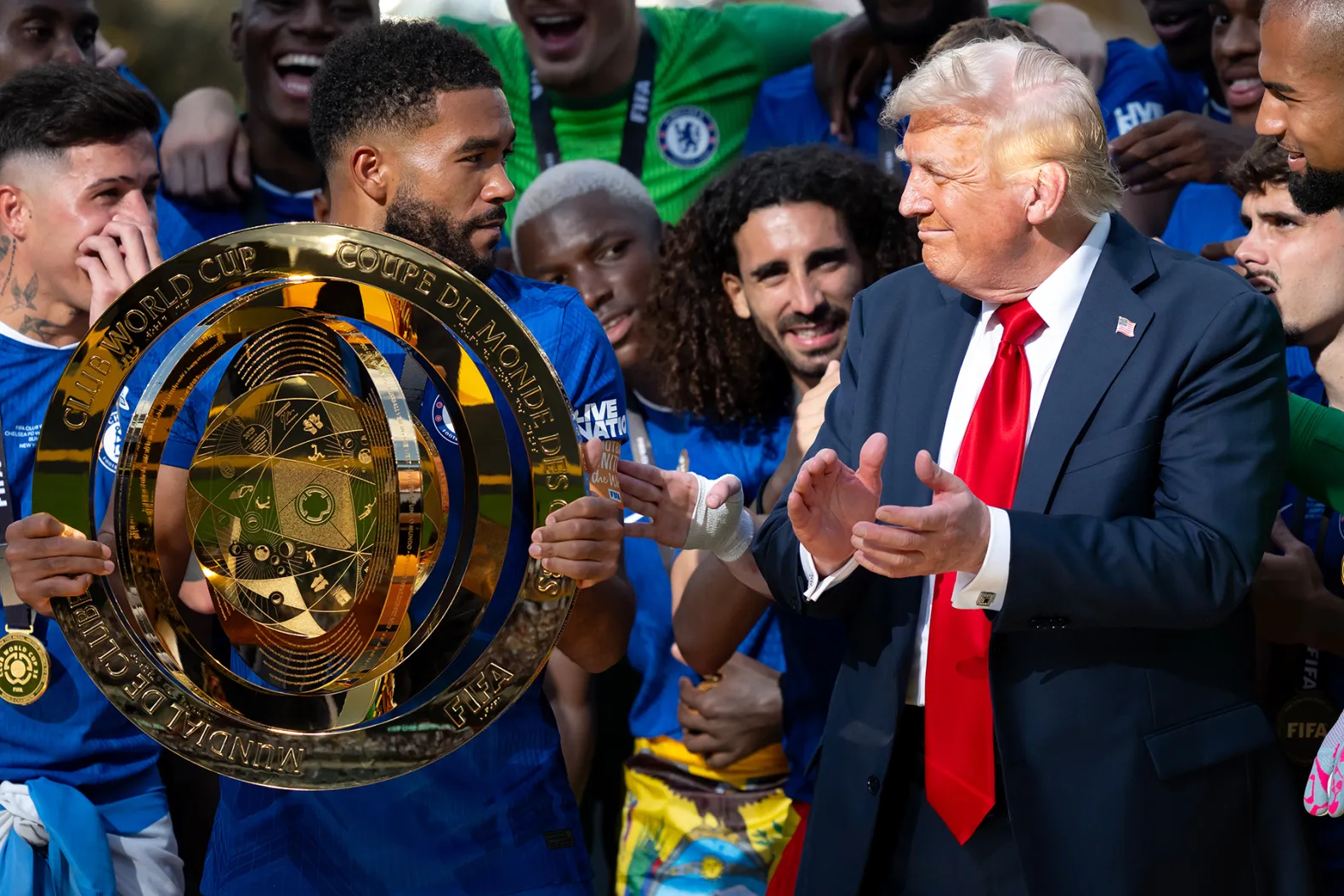 Не має рішення без України. Над ЧС із футболу нависла загроза безпілотників: як у США збираються захистити турнір