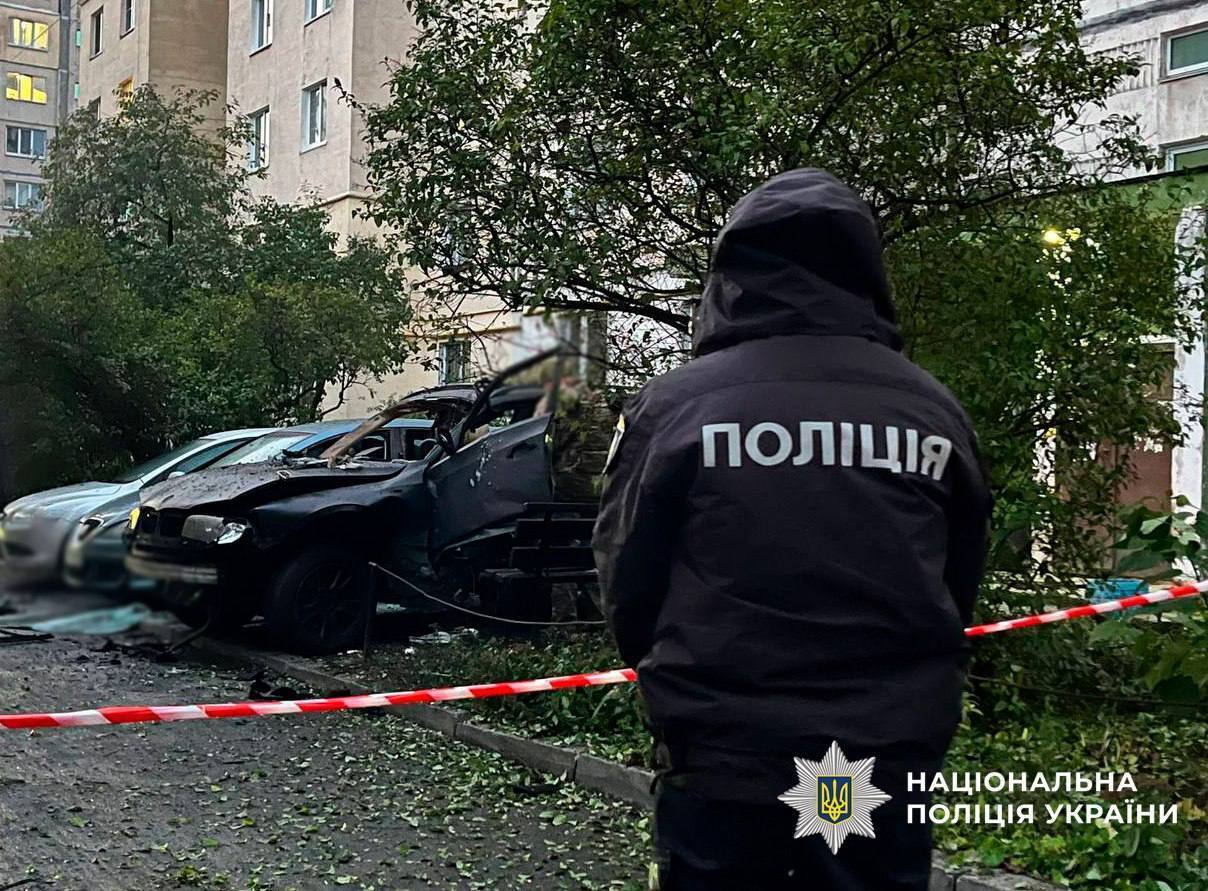 Вибухівка була закладена під сидіння: у Києві стався вибух в авто, поліція розкрила подробиці. Фото