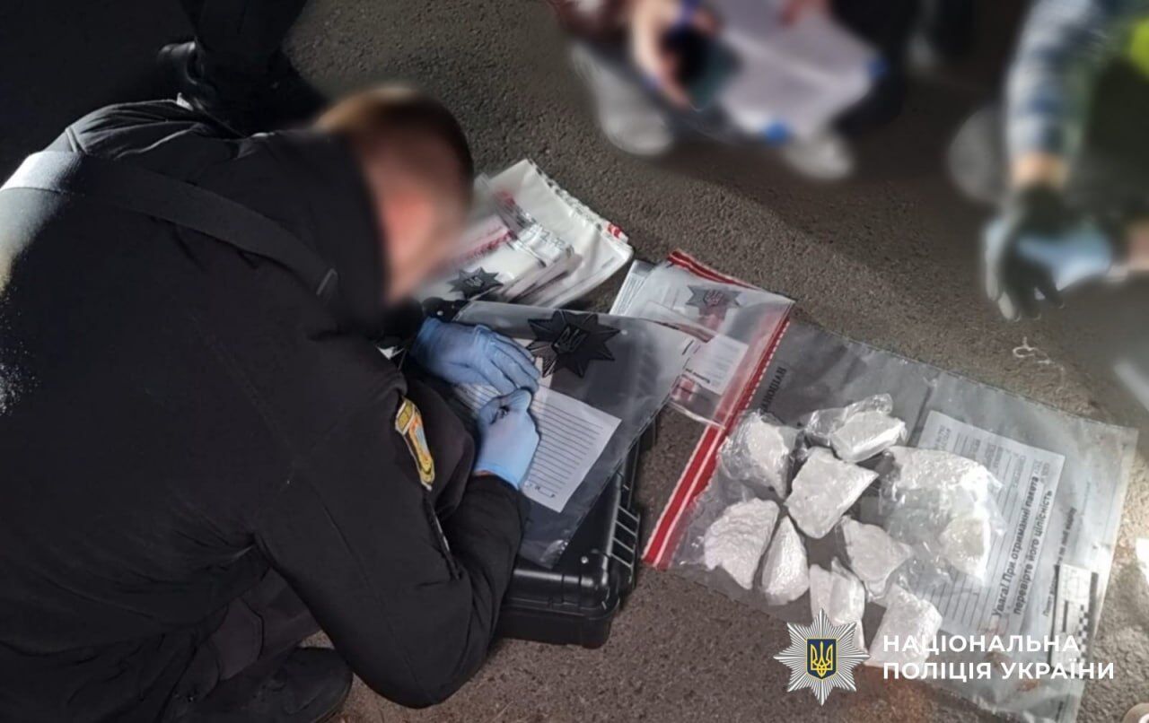 Изъяли "товара" на 27 млн грн: полицейские ликвидировали канал поставки кокаина из Испании в Киев и Одессу. Фото и видео