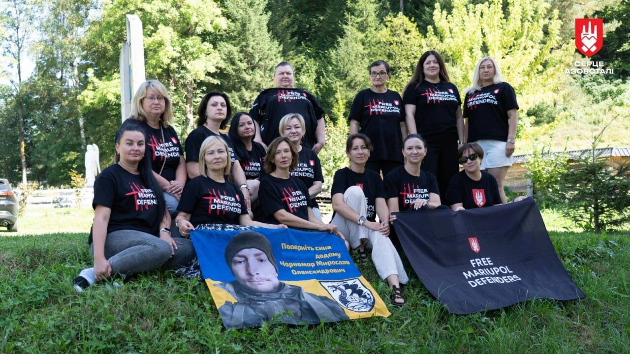 "Серце Азовсталі" та Міноборони провели ретрит для родин військовополонених оборонців Маріуполя