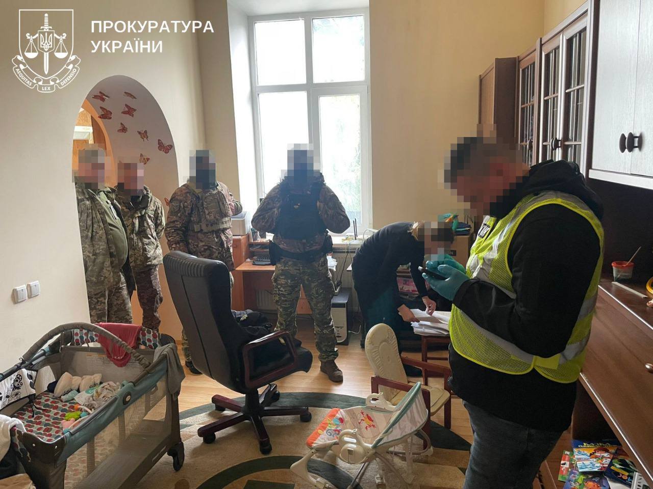 На Тернопольщине разоблачили коррупционные схемы, связанные с мобилизацией: задержаны девять человек. Фото