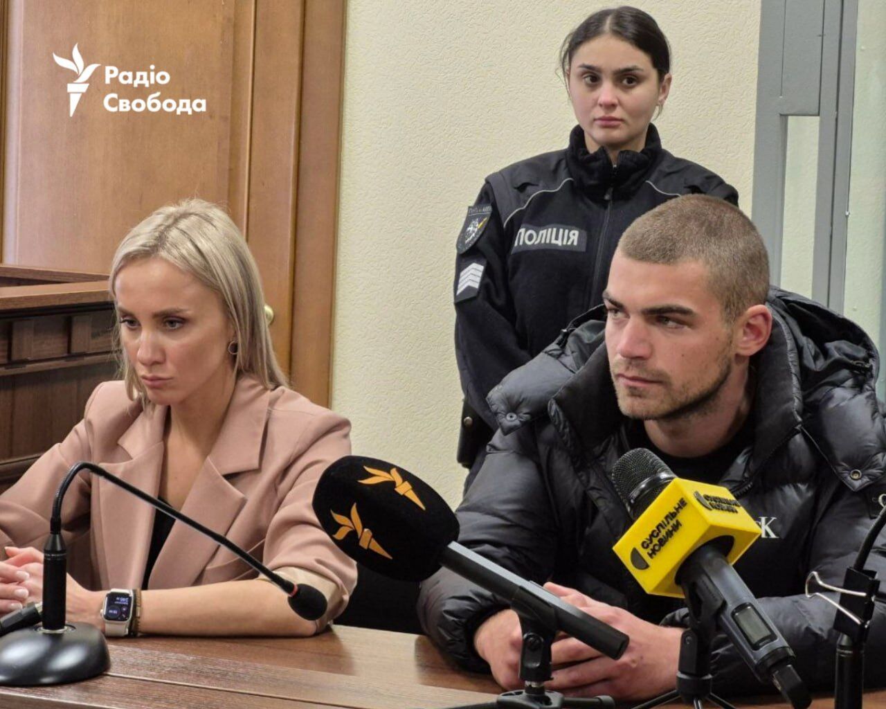 В Киеве сообщили о подозрении полицейским, которые избили мужчину возле здания РТЦК. Подробности, фото и видео