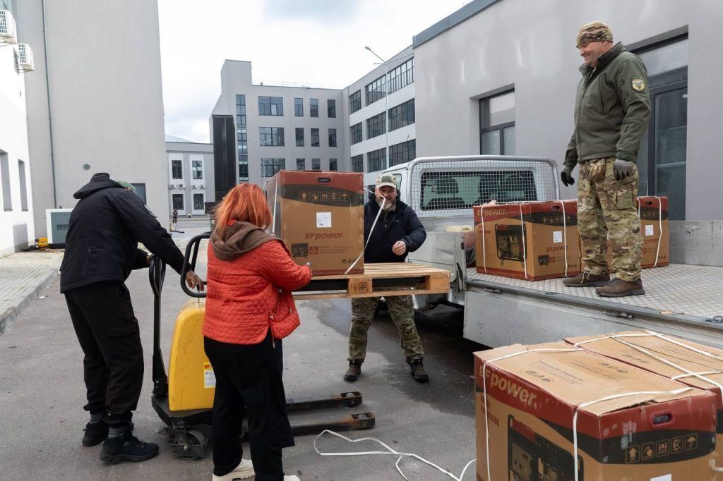 54-й розвідбат отримав партію генераторів від Порошенка