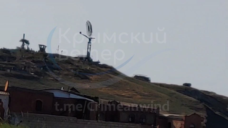 Боятся атак: оккупанты разместили на Керченском полуострове радиолокационный пост. Фото и видео