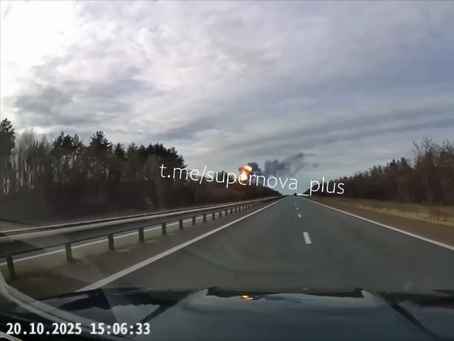 Дым виден издалека: на территории Оренбургского газоперерабатывающего завода снова масштабный пожар. Фото и видео