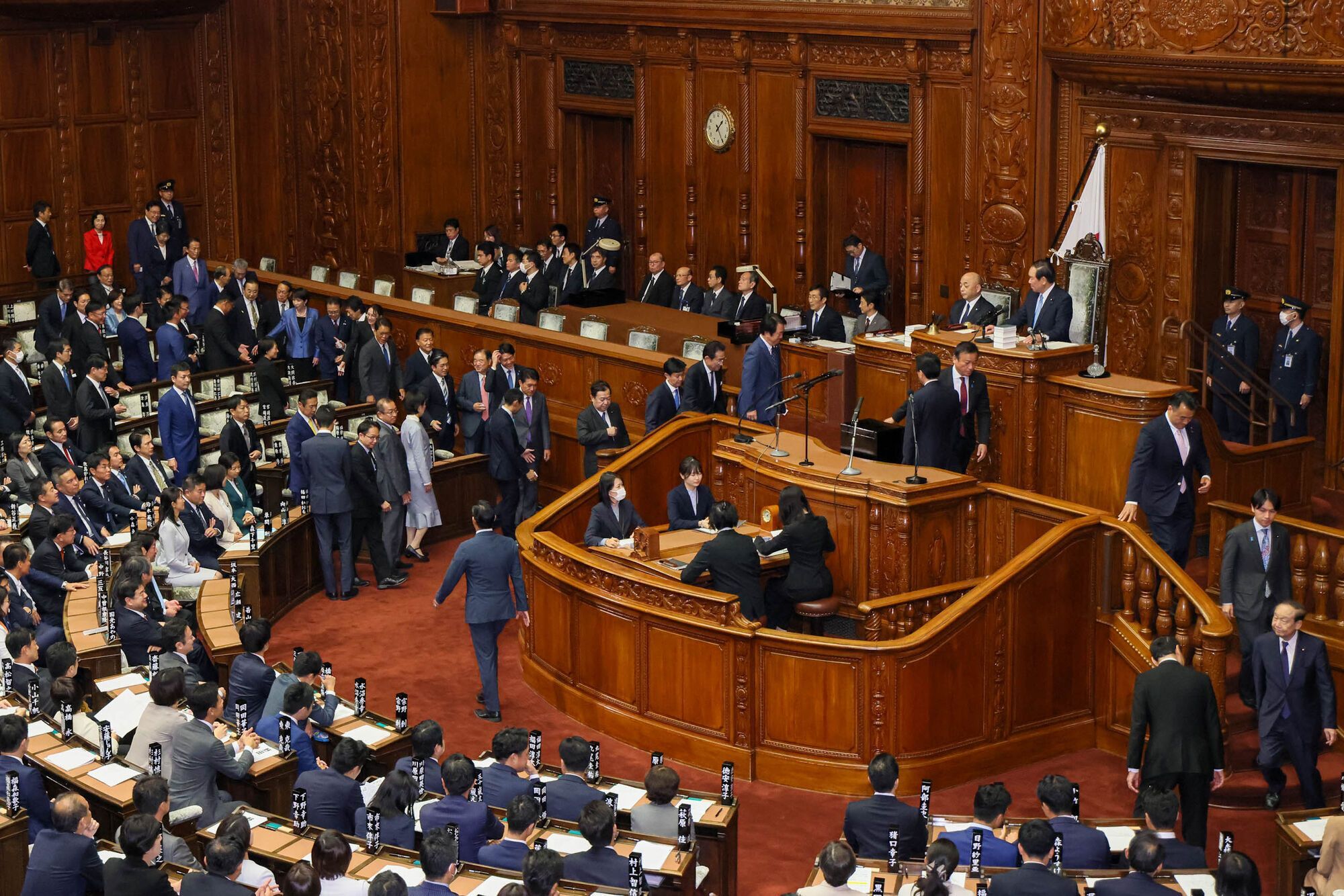 Прем'єр-міністром Японії вперше стала жінка: що відомо про Санае Такаїчі