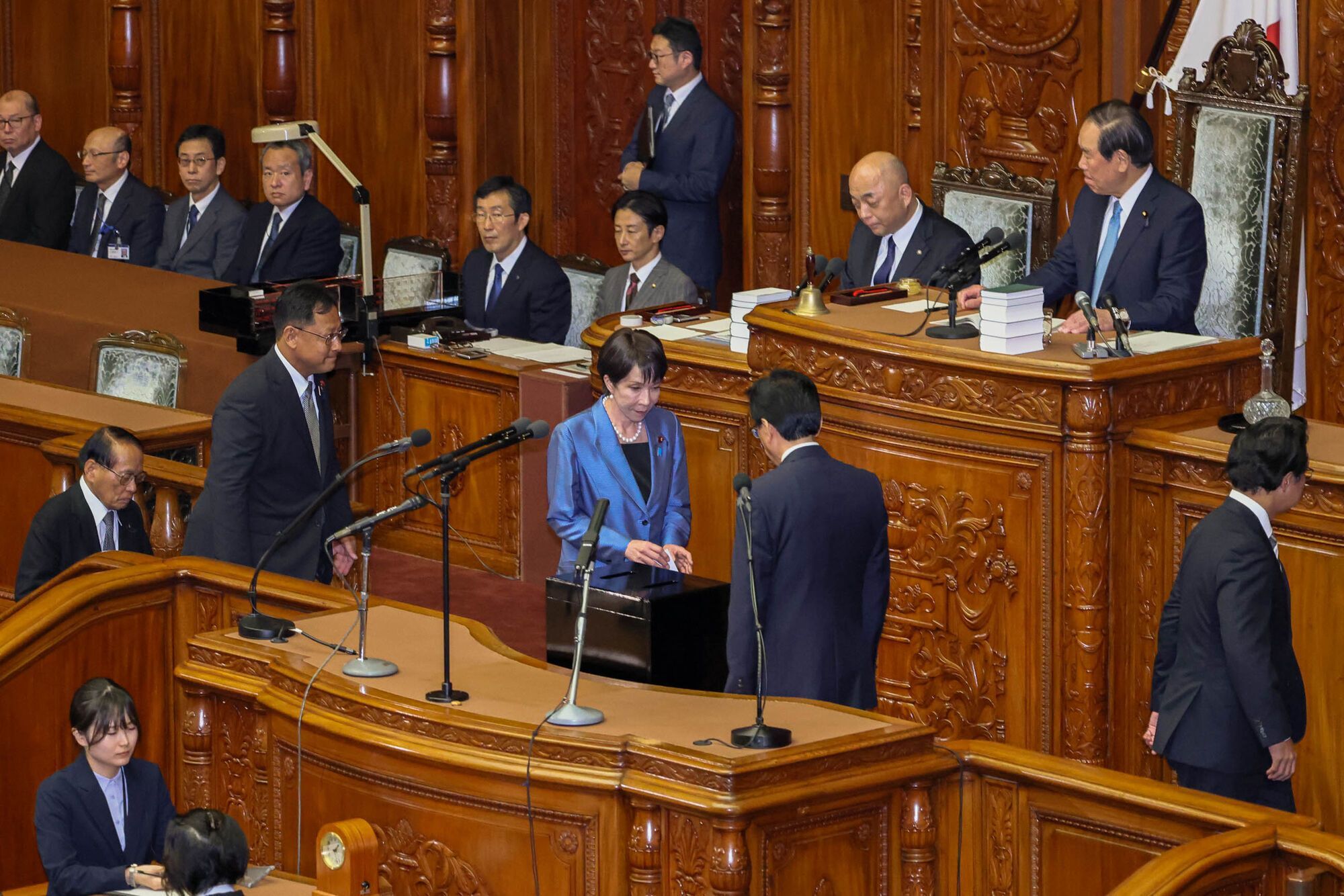 Прем'єр-міністром Японії вперше стала жінка: що відомо про Санае Такаїчі