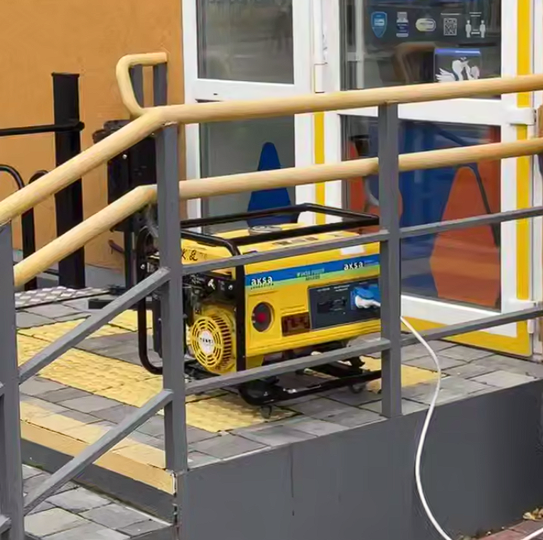 Бізнес у місті працює на генераторах