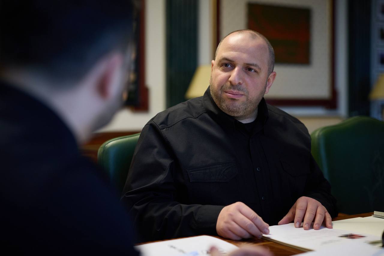 Зеленський провів важливу нараду з секретарем РНБО: які пріоритети в обороні та нові домовленості. Фото