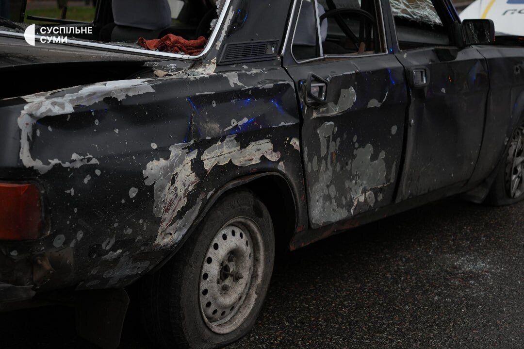 Враг попал по перекрестку в Сумах: повреждены машины, 12 пострадавших. Фото