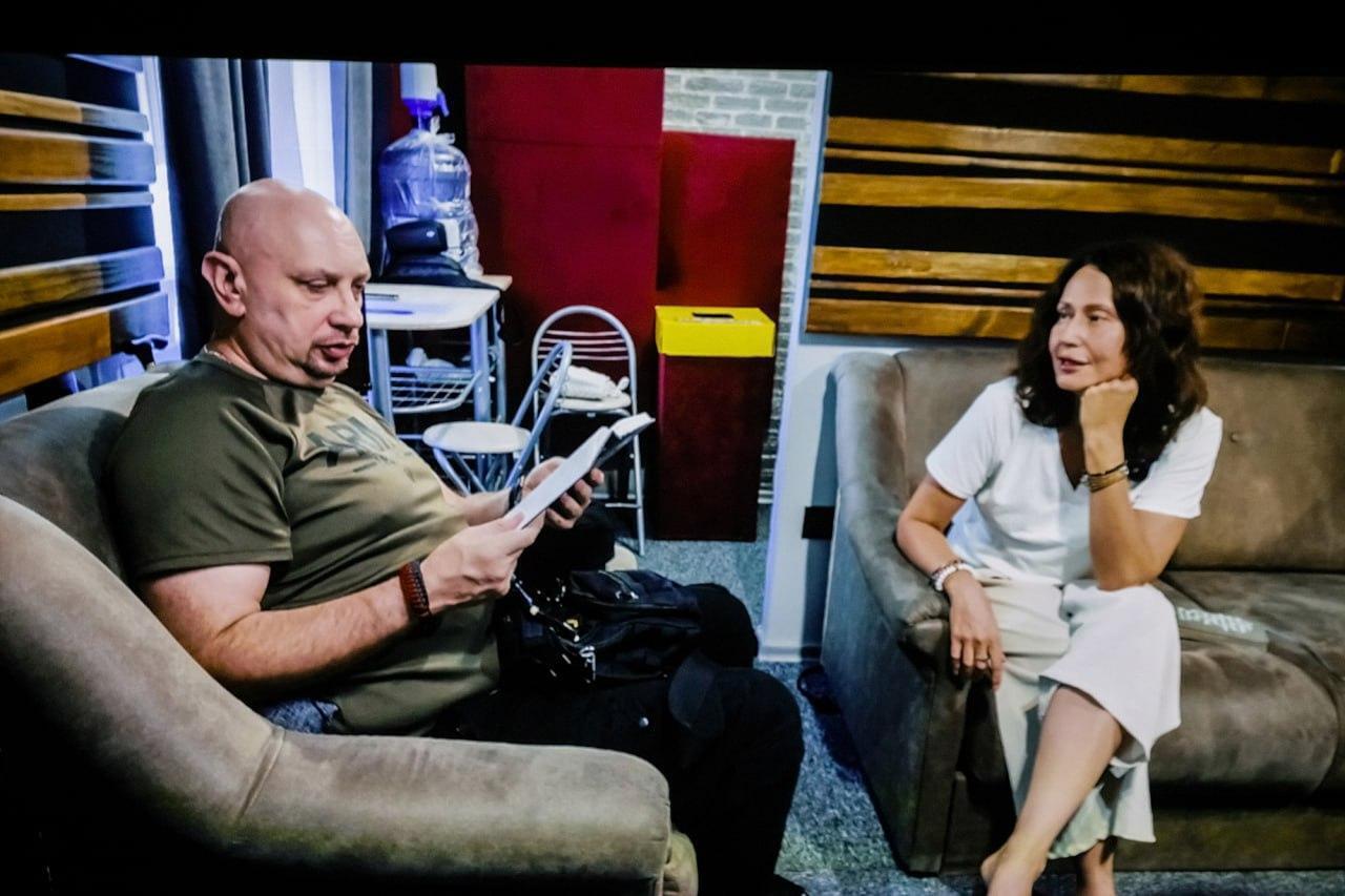 "Точка исцеления": в Днепре презентовали фильм о ветеране, который нашел силы жить через искусство