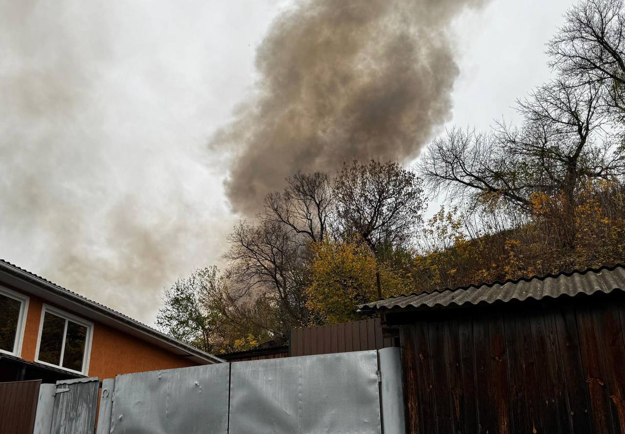 Росія підступно вдарила по Новгород-Сіверському: четверо загиблих, серед постраждалих – дівчинка. Фото й відео