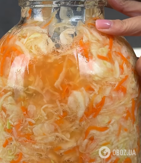 Как вкусно заквасить капусту без уксуса: получится хрустящей и хорошо хранится