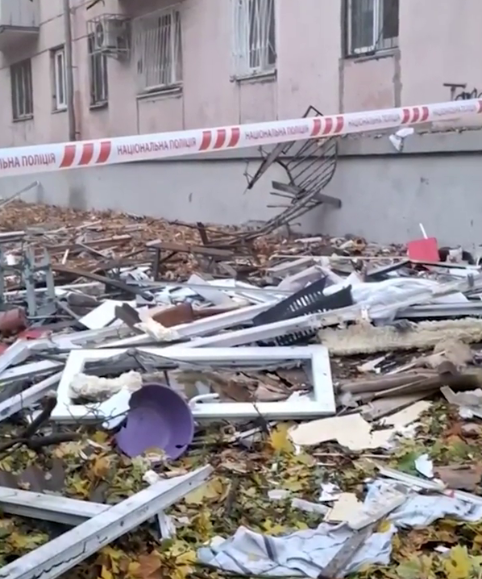"Было зарево, все посыпалось": жительница Запорожья рассказала о вражеской атаке и показала ее последствия. Видео