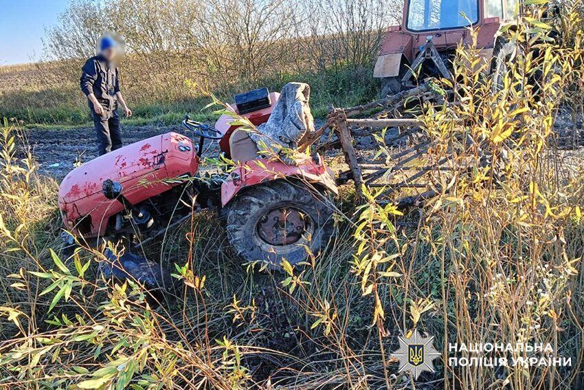 Не справился с управлением: в Хмельницкой области под колесами мини-трактора погиб 25-летний водитель. Фото