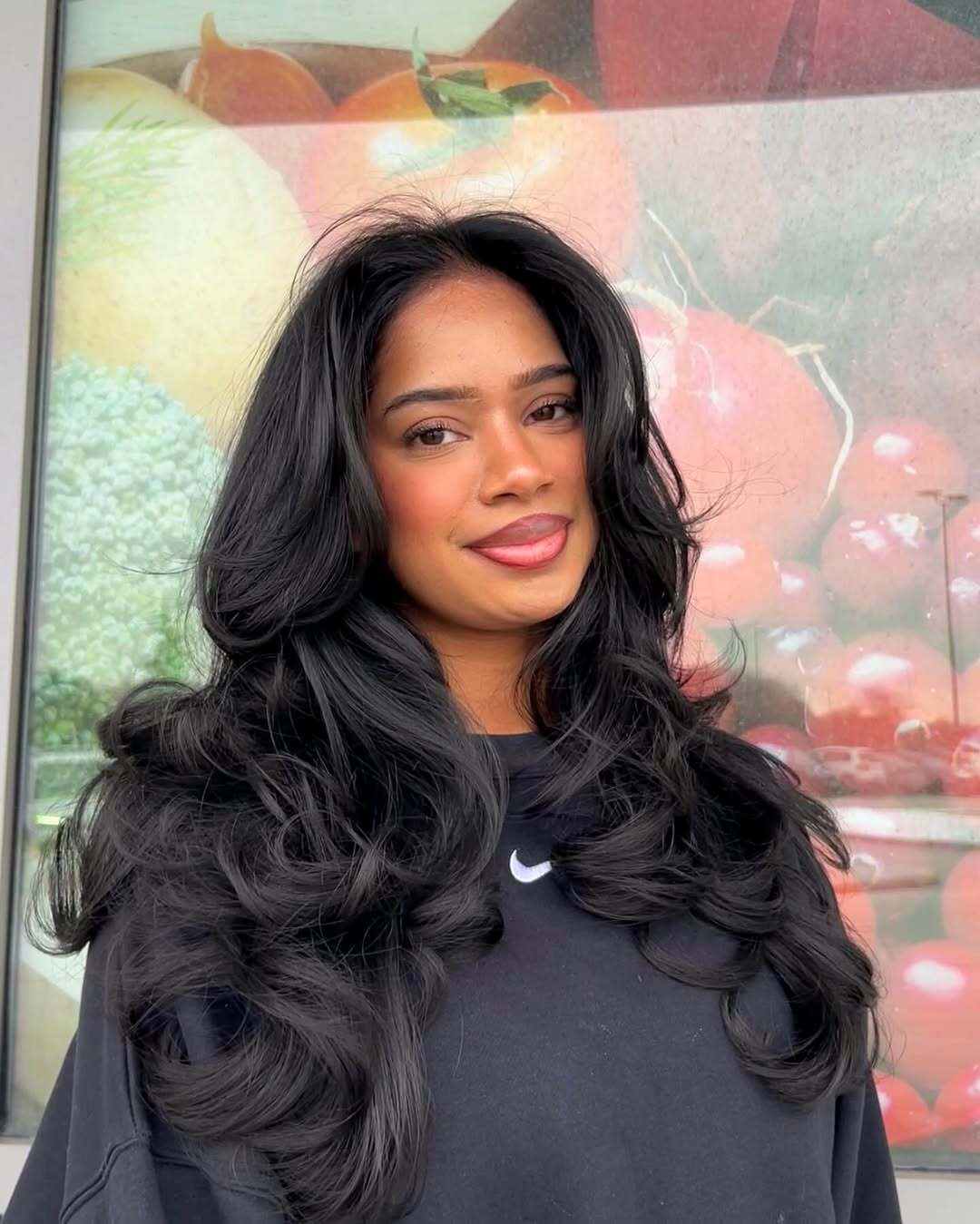 Забудьте про "каскад" і нарощені вії: українська стилістка назвала головні антитренди 2025