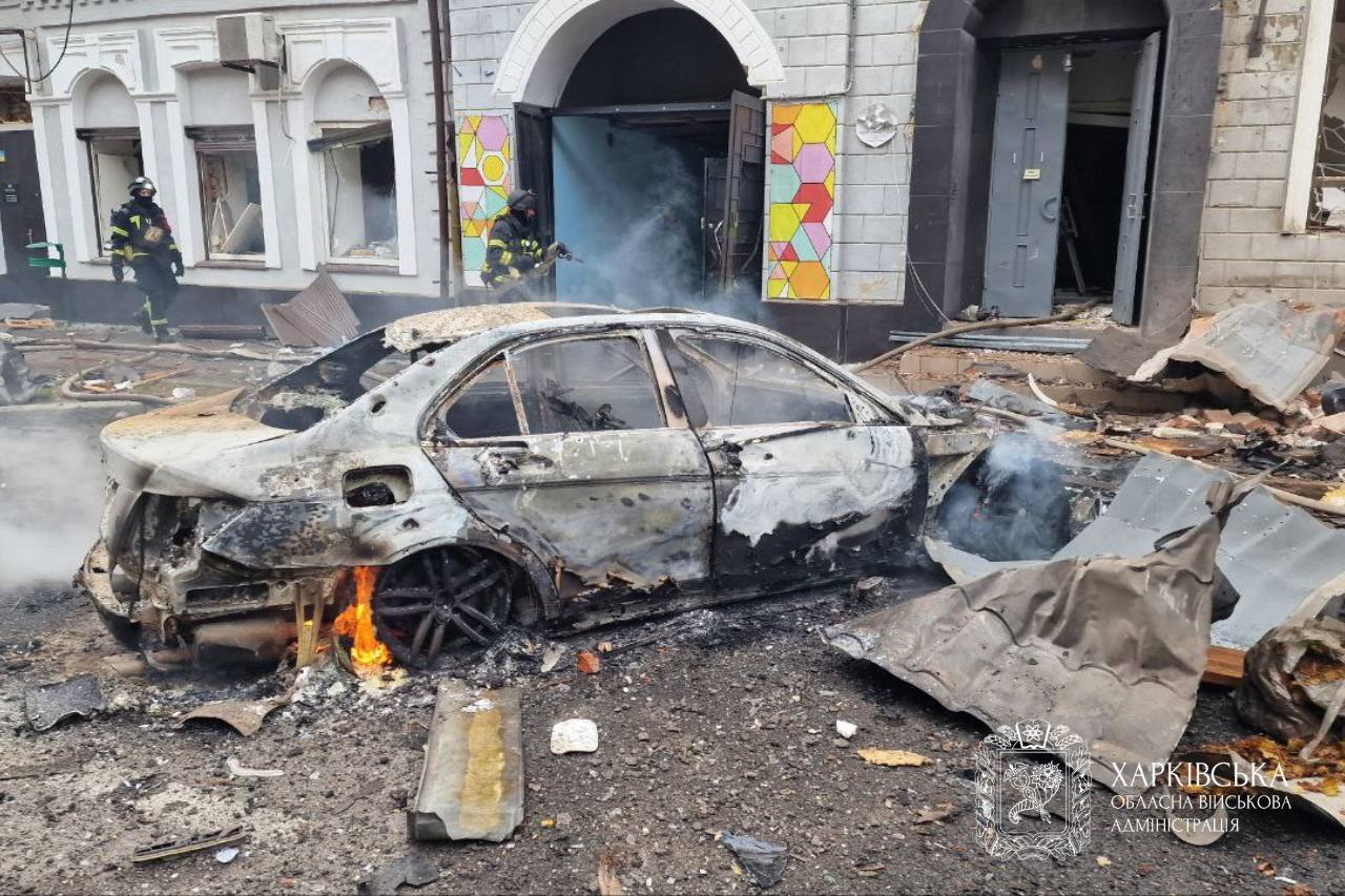 Никакого оправдания: в полиции показали первые минуты после прямого попадания российского дрона в детский сад в Харькове. Видео