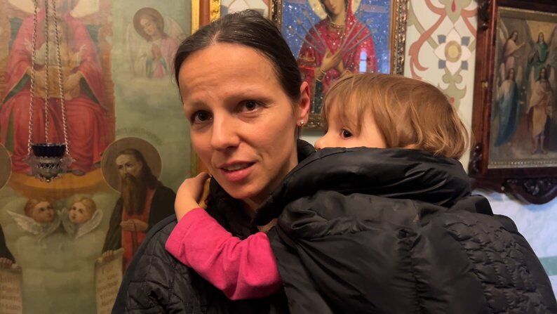 Окупанти вдарили по дитсадку в Харкові, загинув чоловік, є поранені: Зеленський відреагував на атаку. Фото і відео