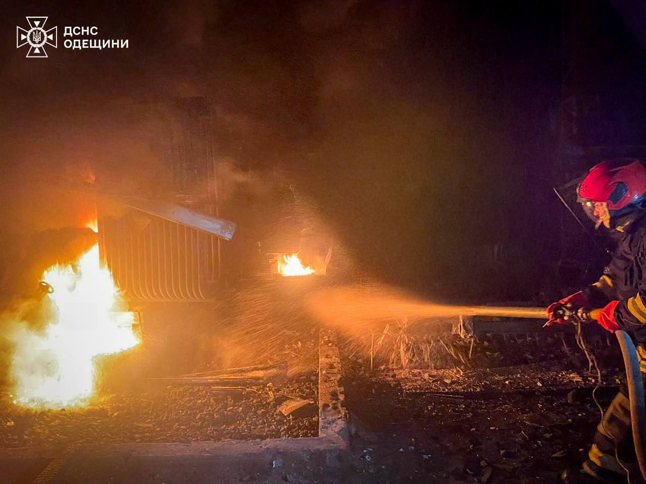 Росія ударом по Україні вбила шістьох людей, з них двоє – діти: Зеленський розповів про наслідки ворожої атаки. Фото