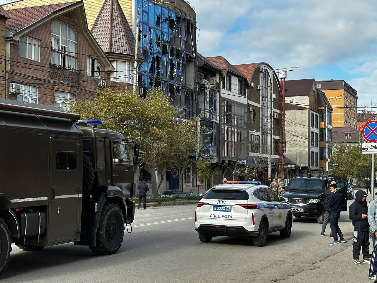 Дрони атакували Махачкалу: говорять про приліт по нафтобазі. Відео