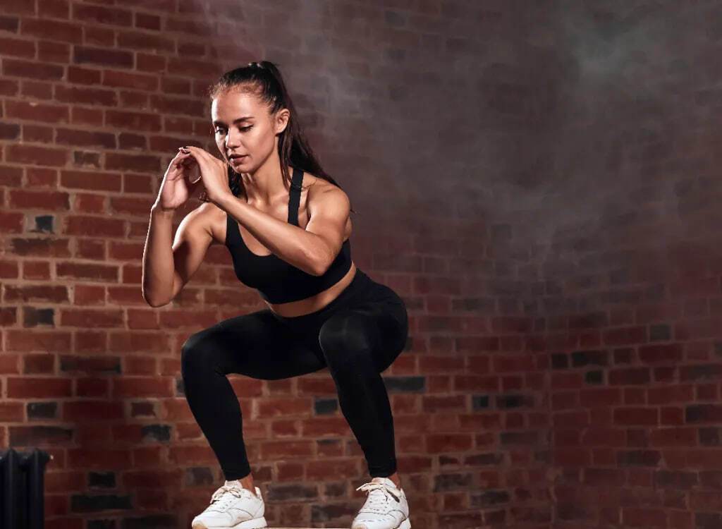 Віджимання, станова тяга та присідання: найефективніші силові вправи для бігунів