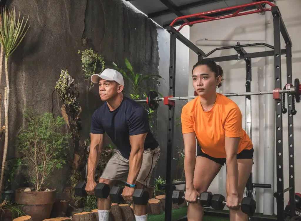 Віджимання, станова тяга та присідання: найефективніші силові вправи для бігунів