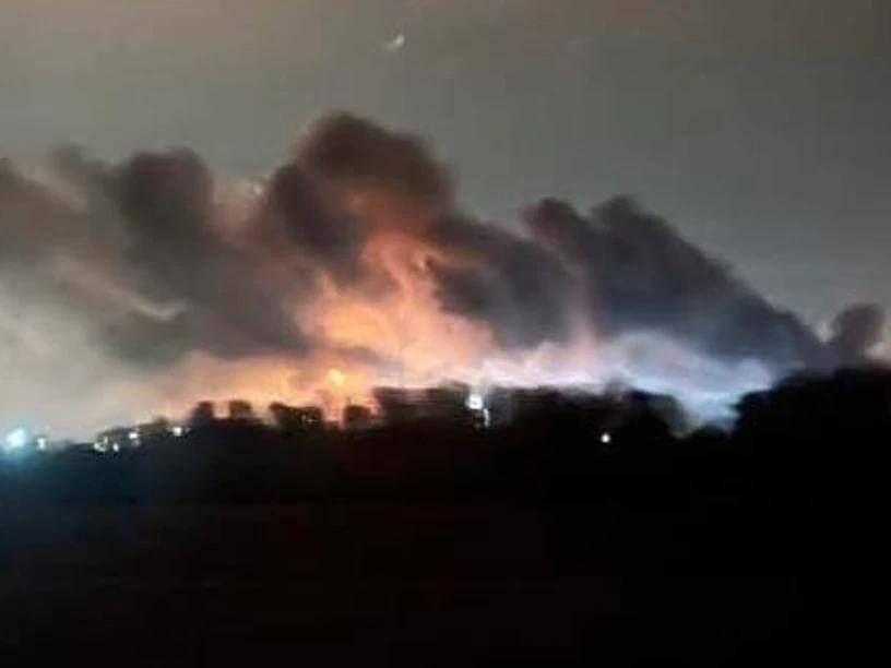 В Словакии горит венгерский НПЗ, перерабатывающий российскую нефть. Фото