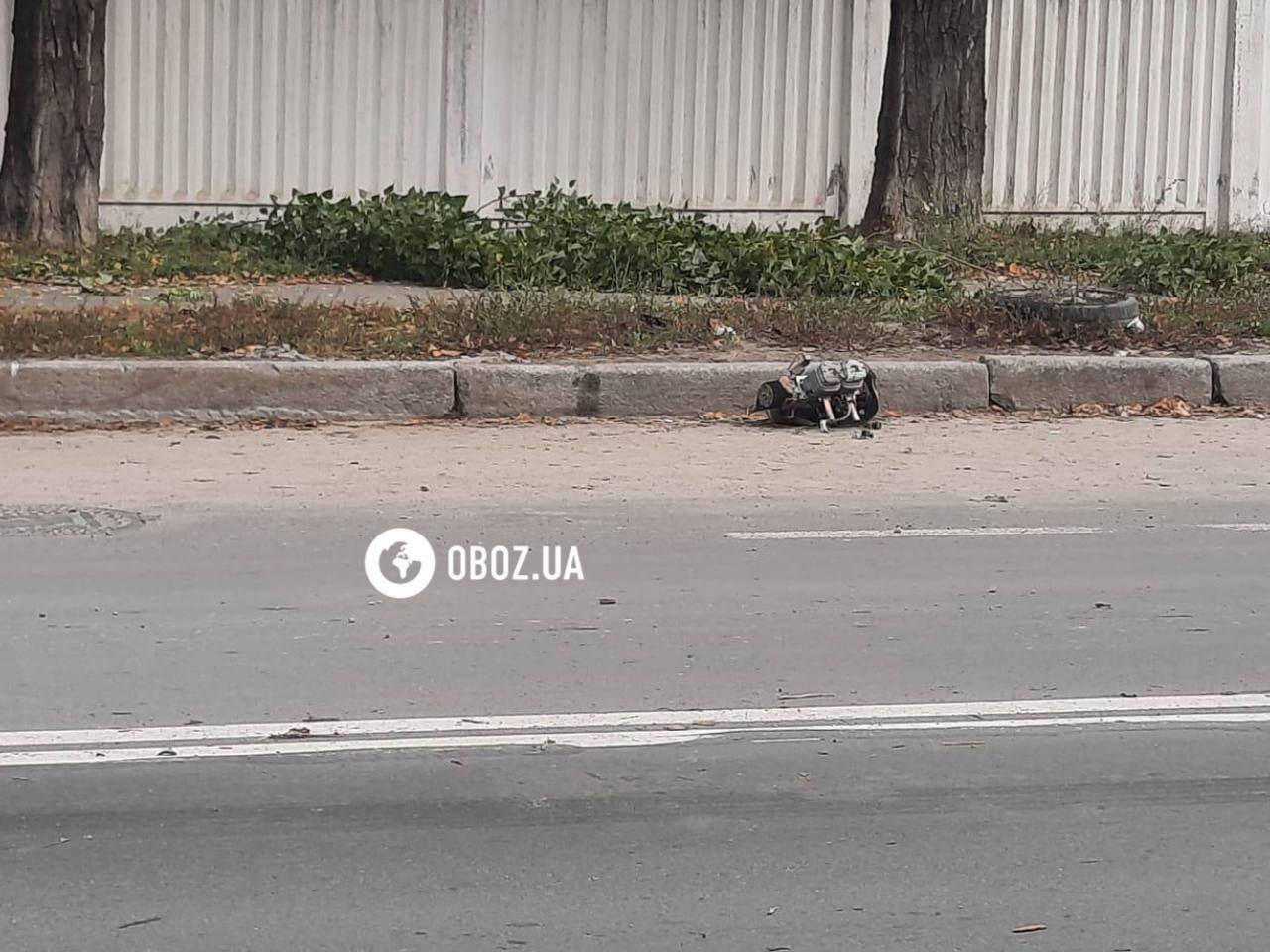 У Києві посеред дороги знайшли уламки збитого "Шахеда". Фото