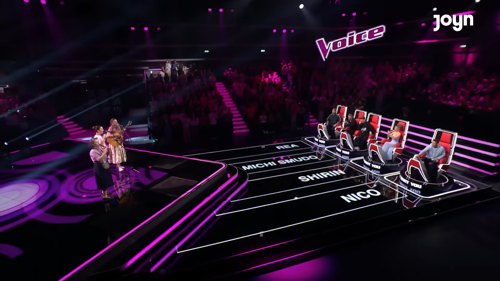 Тріо з різних куточків України розвернуло всі крісла на "Голосі Німеччини" та вразило журі своєю історією. Відео