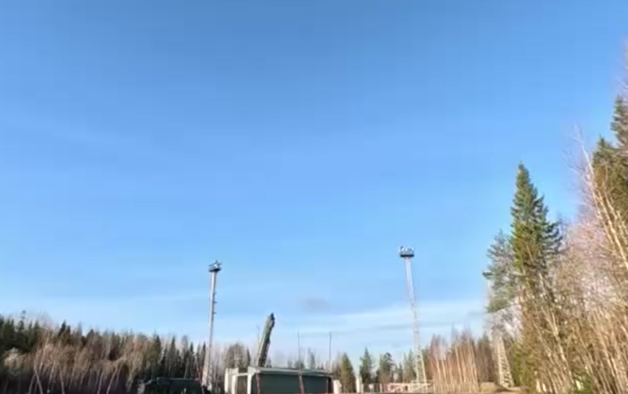 Націлили у бік США: в Росії під час ядерних навчань продемонстрували пуск міжконтинентальної балістичної ракети "Ярс". Відео