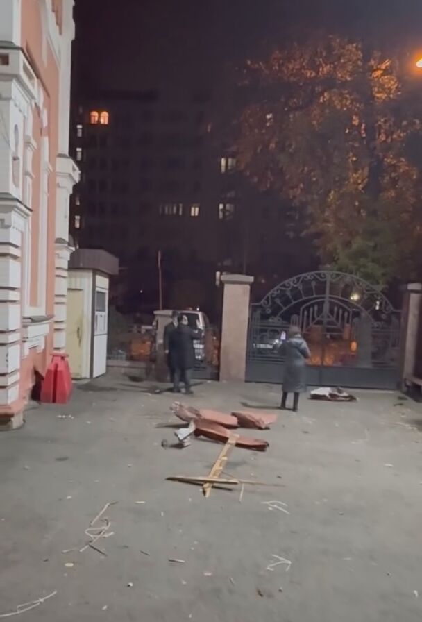 У Києві внаслідок ворожої атаки було пошкоджено синагогу на Подолі. Відео