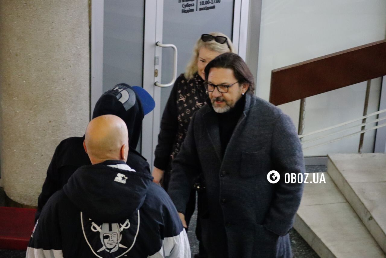 Фанати навколішках, на вулиці стоїть запах марихуани: як пройшло прощання з "Дизелем" із Green Grey. Фото і відео