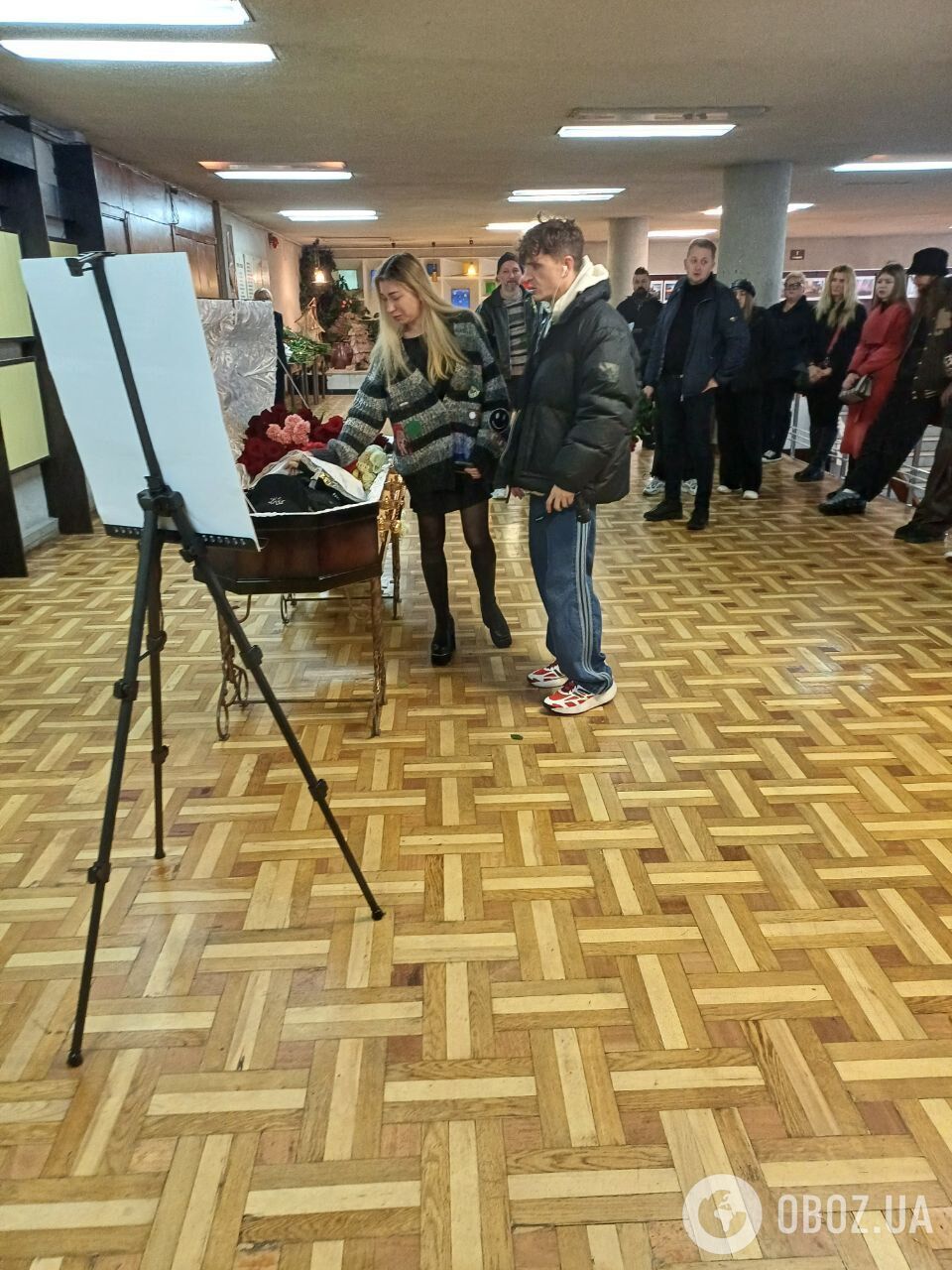 Фанати навколішках, на вулиці стоїть запах марихуани: як пройшло прощання з "Дизелем" із Green Grey. Фото і відео